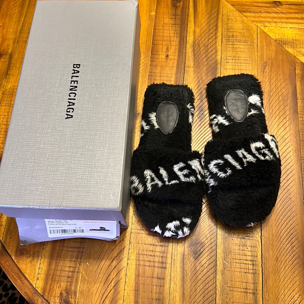 Authentic Balenciaga Fuzzy Sandles Slides 37